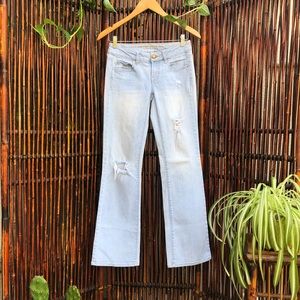 Light Wash American Eagle Distressed Jeans